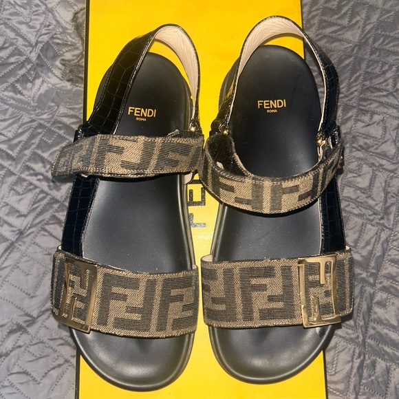 Fendi Shoes - Fendi Promenade Black and Brown Sandals